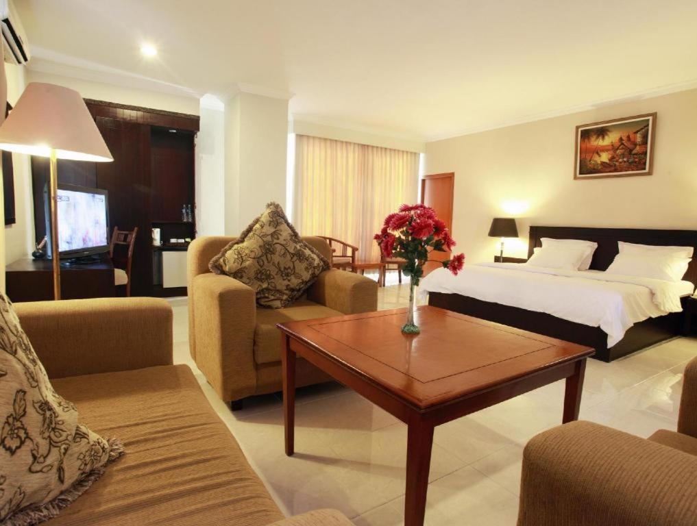 ฮอริสัน พลาซ่า เตกัล Hotel ภายนอก รูปภาพ