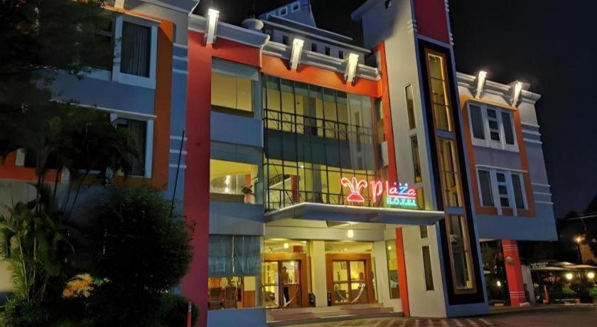 ฮอริสัน พลาซ่า เตกัล Hotel ภายนอก รูปภาพ