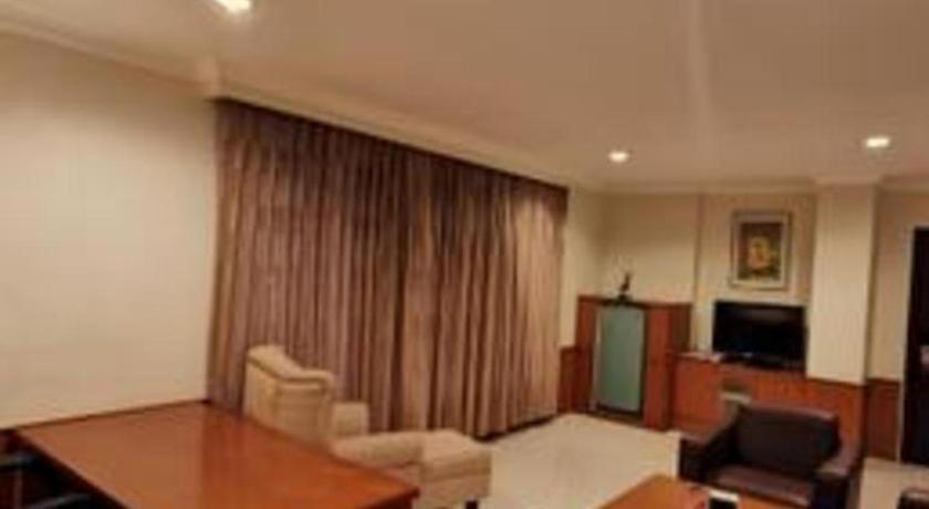 ฮอริสัน พลาซ่า เตกัล Hotel ภายนอก รูปภาพ