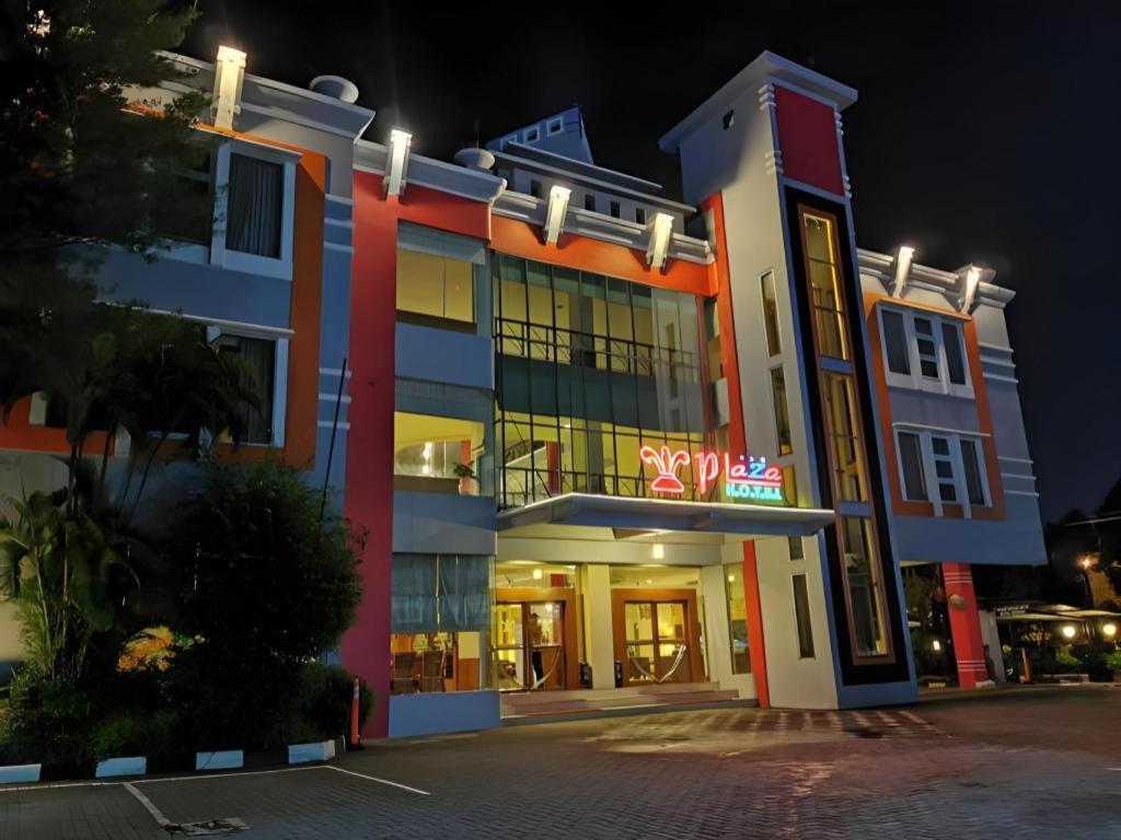 ฮอริสัน พลาซ่า เตกัล Hotel ภายนอก รูปภาพ