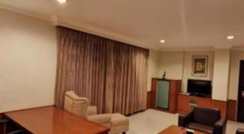 ฮอริสัน พลาซ่า เตกัล Hotel ภายนอก รูปภาพ