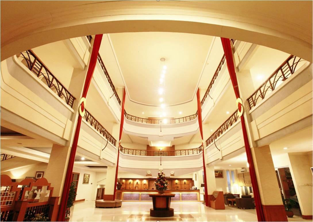 ฮอริสัน พลาซ่า เตกัล Hotel ภายนอก รูปภาพ